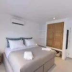 ヴィラ Aethereal With Private Pool And Town Views *