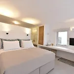 Aethereal With Private Pool And Town Views ヴィラ